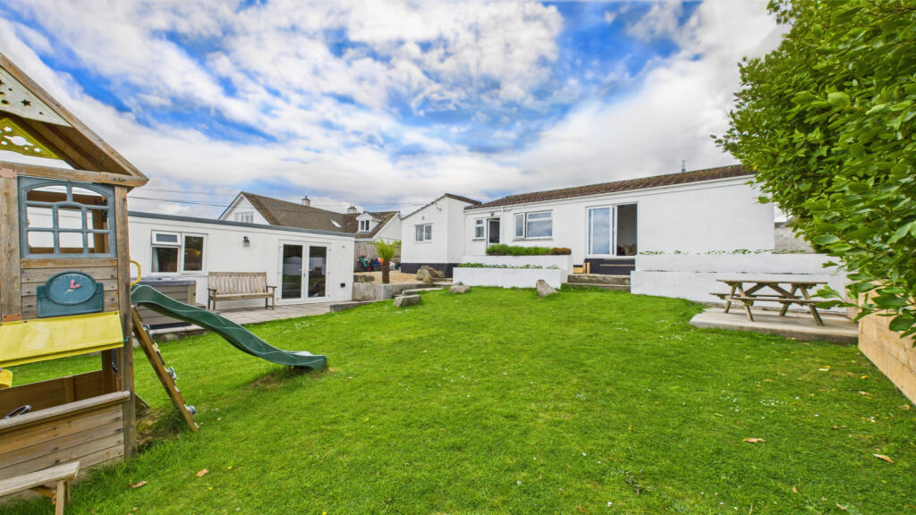 5 Bedroom Bungalow for Sale