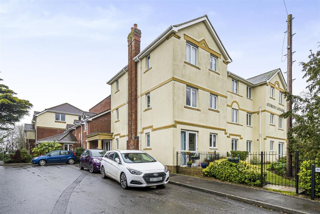 Andrews Lodge - Front.jpg