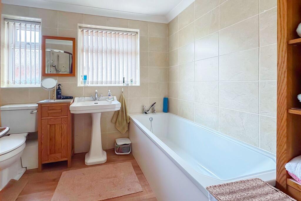 Bath/Shower Room