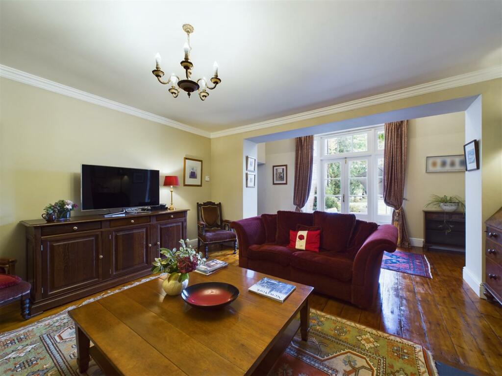 SITTING ROOM