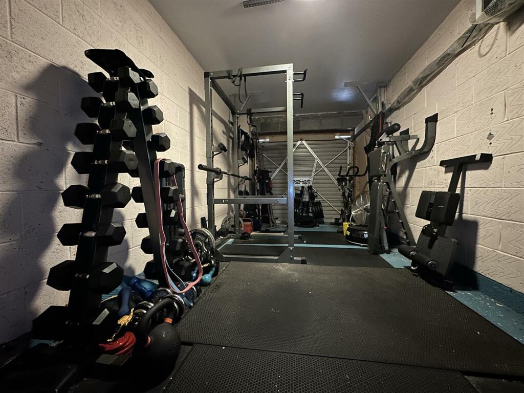 GARAGE