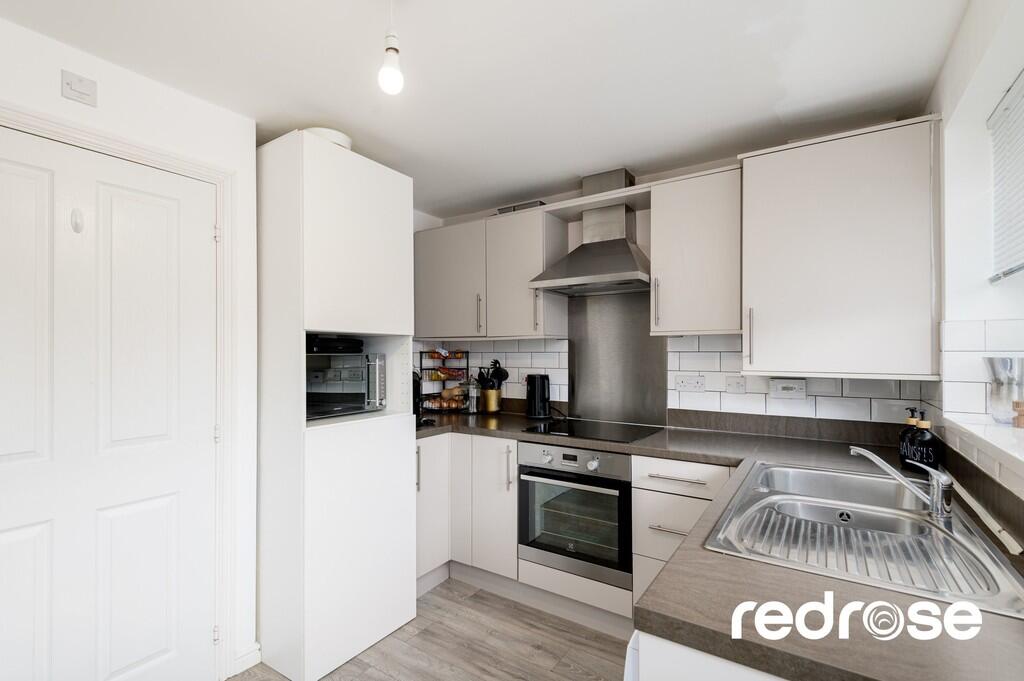 web_6 Ferndown Av...