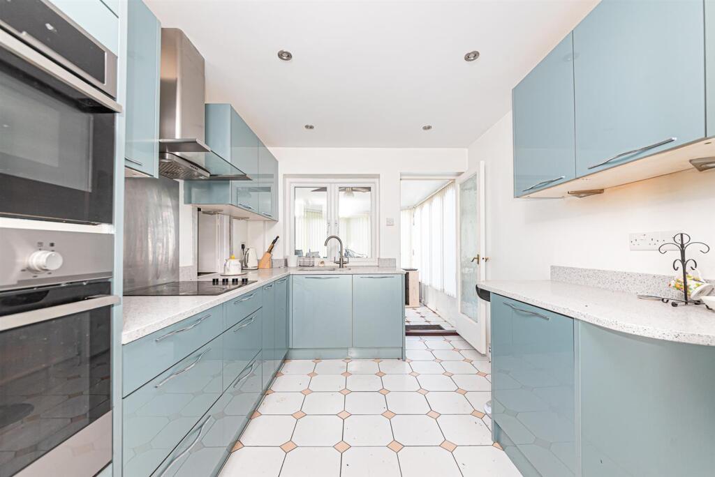 3 Old Wokingham Road (5).jpg