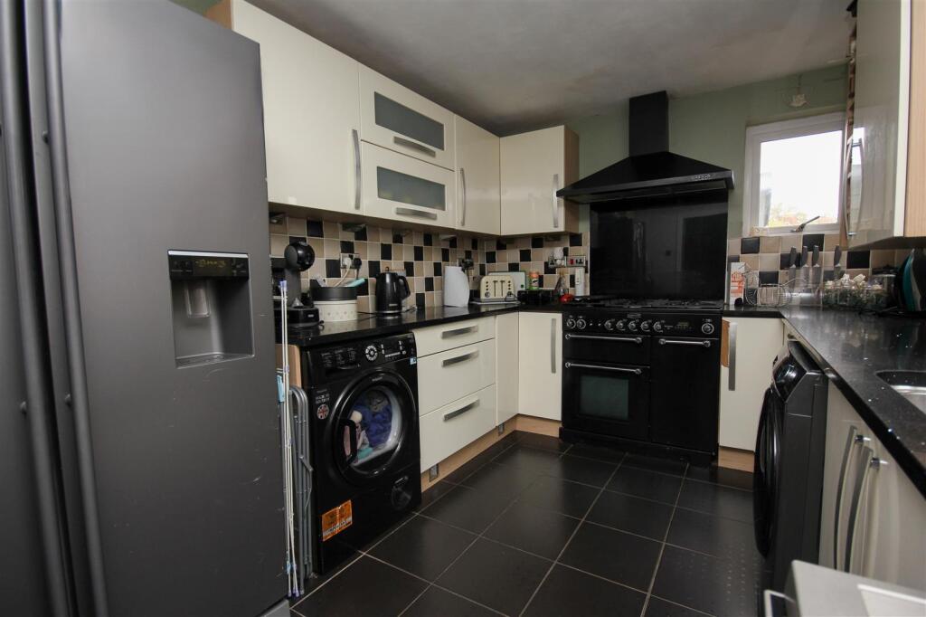 kitchen 1.JPG