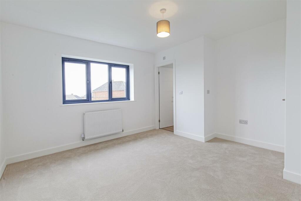 Bedroom 1-3.jpg