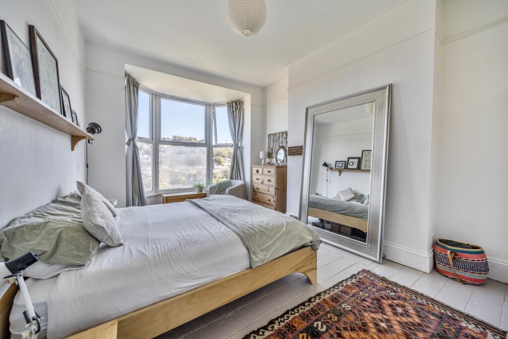 1357823-13-68d292af08805