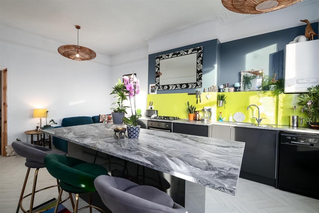 Kitchen/Breakfast Room 3