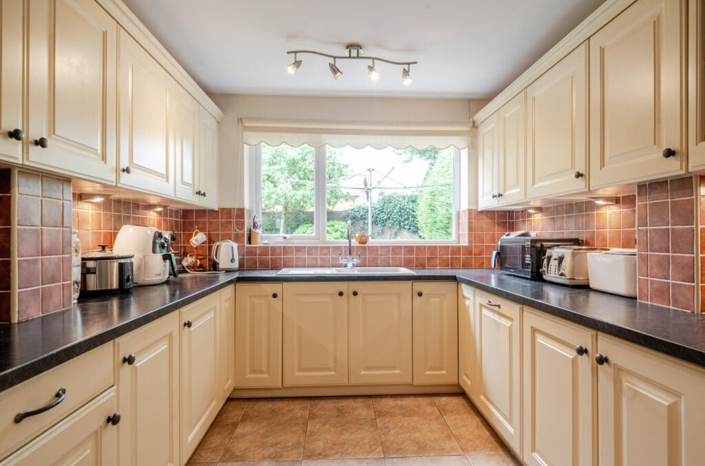 1349619-4-68beb89...