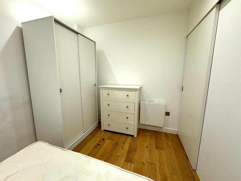 Bedroom pic 4.jpeg