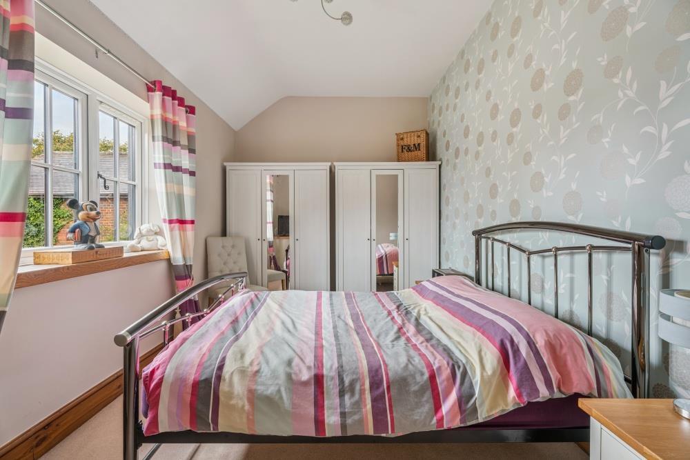 DSC06739-84f4d90544f20e5695a4d699b31a4e06 - 800px.