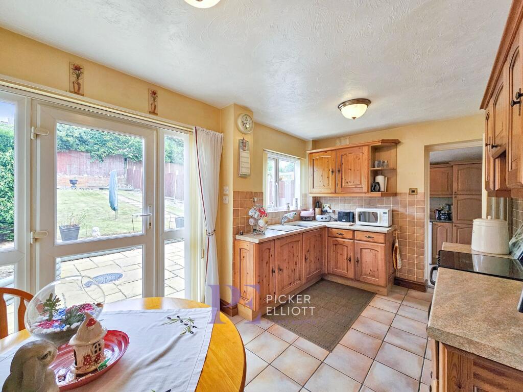 Kitchen dining room
