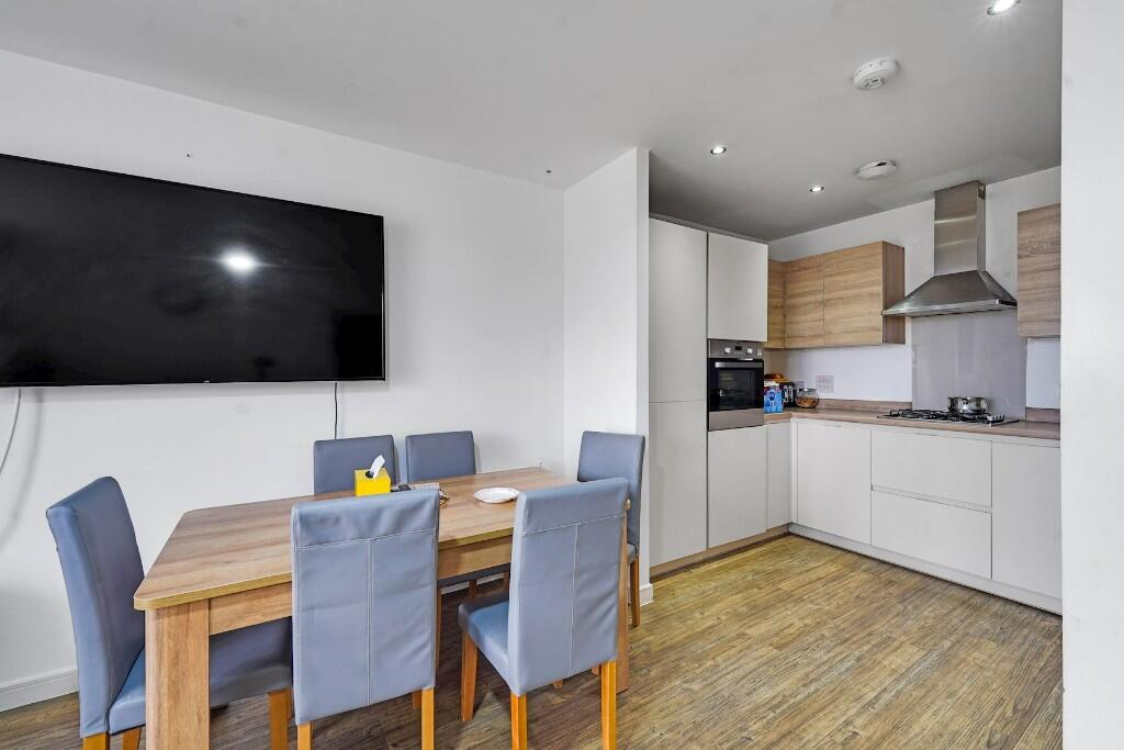 Kitchen/dining