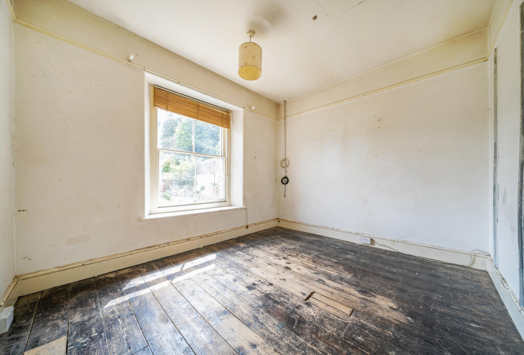 1331799-9-68922d6...