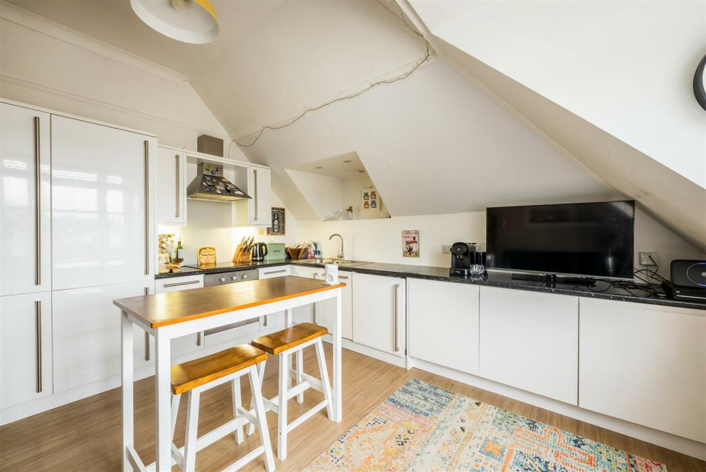 Flat 5, 9 Fourth Avenue -7.jpg