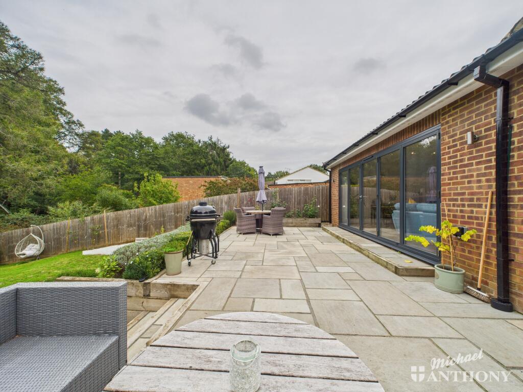 CAM02773G0-PR0362-STILL031