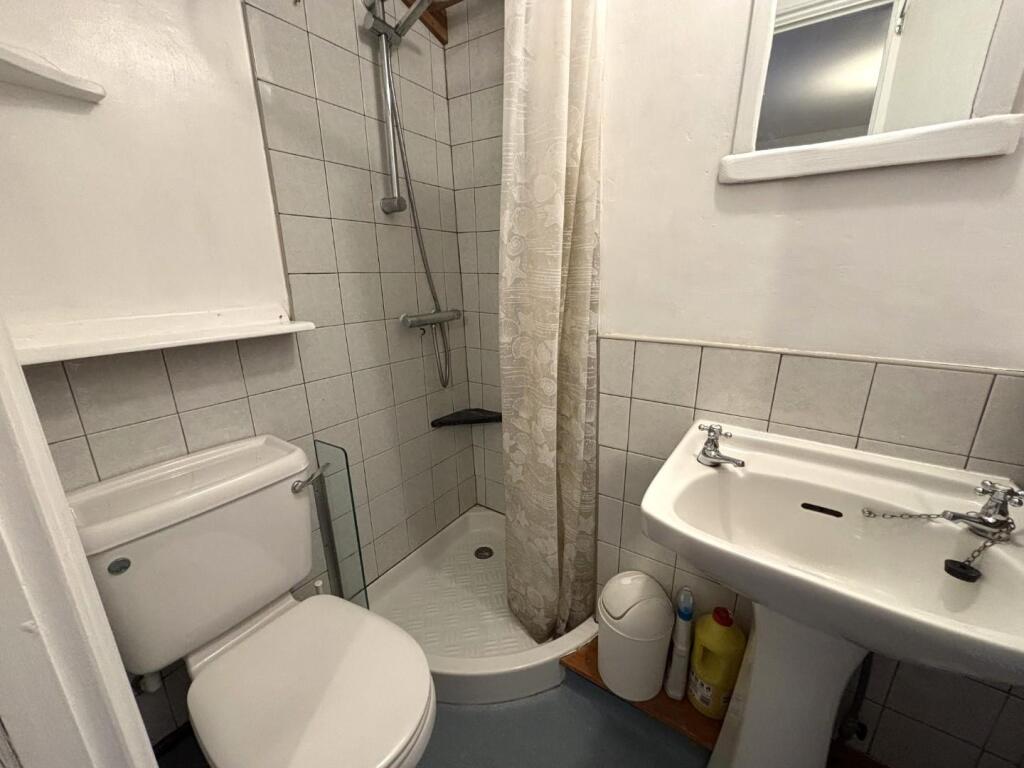 Bedroom 4 Bathroom