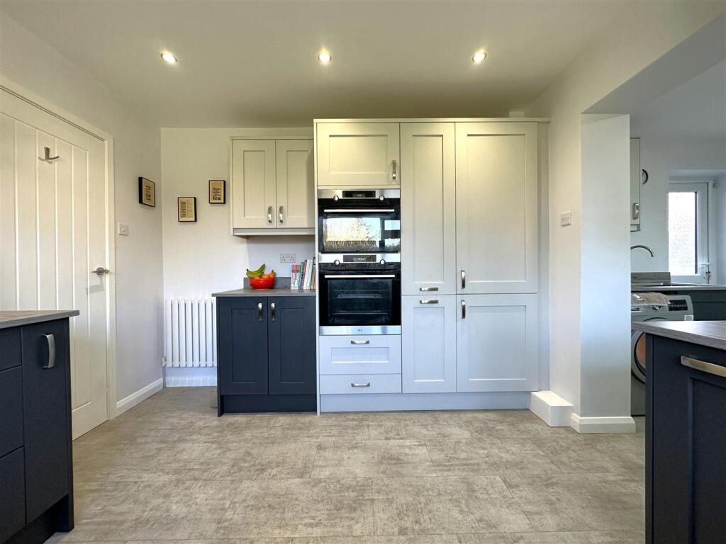 Lavish Kitchen Into Utility 501