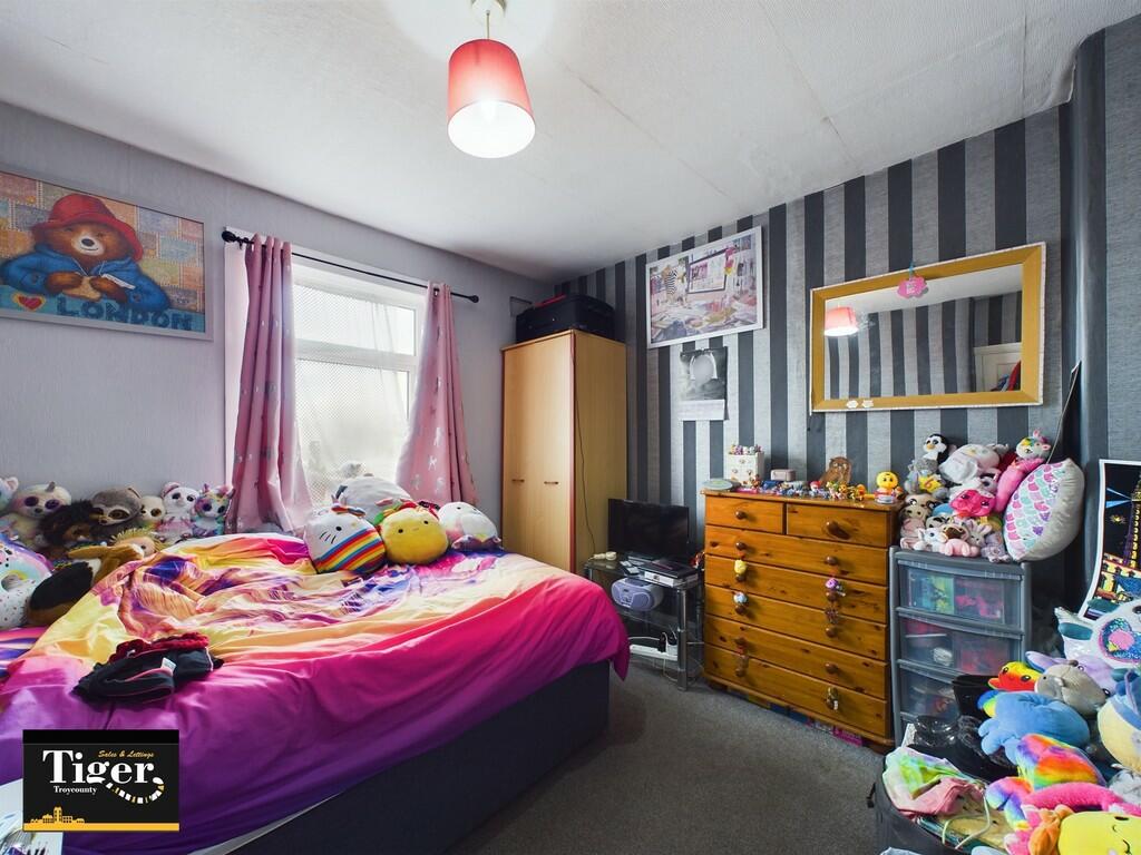 CAM02176G0-PR0241...