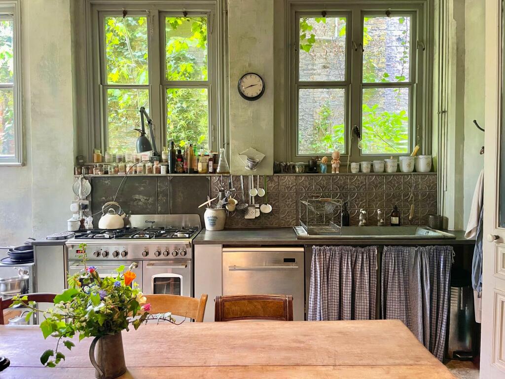 Kitchen/Dining Room (2)