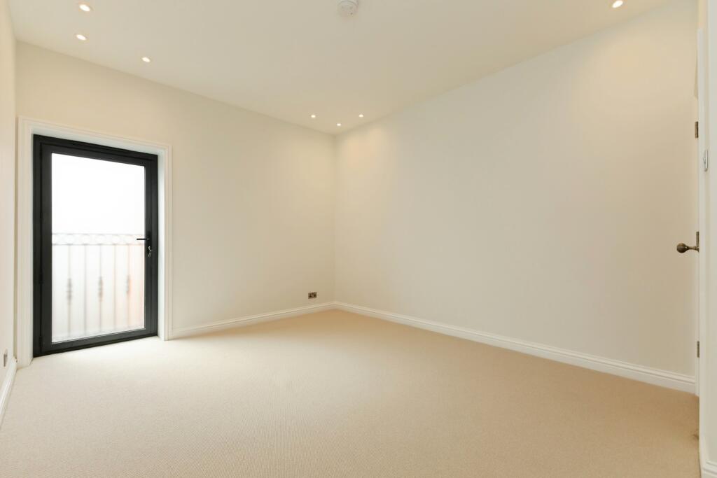Bedroom 5/Reception