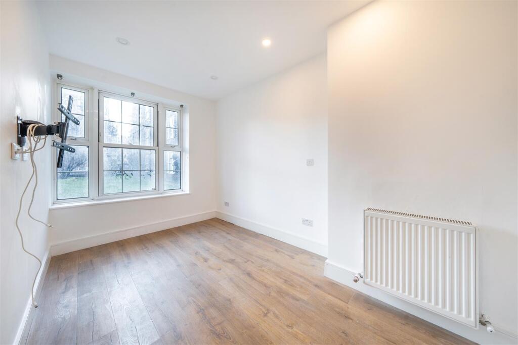 Bedroom.JPG
