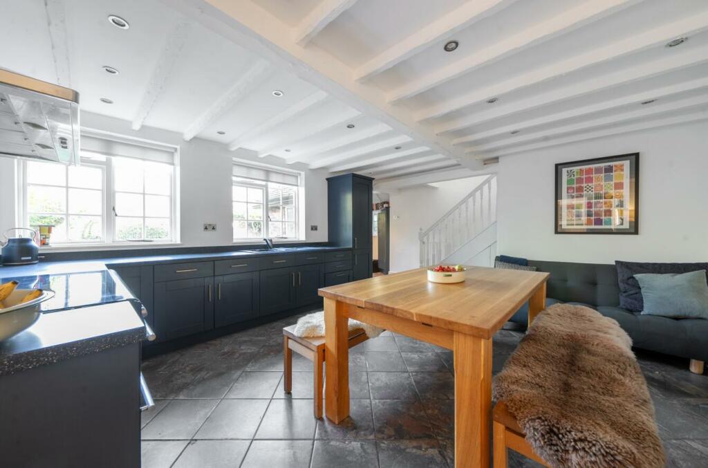 Little Manor, Wolston