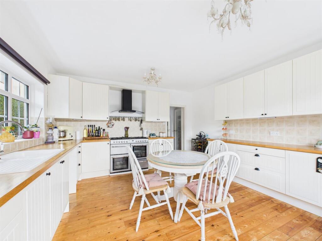 Kitchen/Dining Room