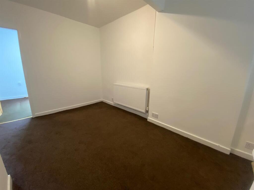 ROOM 4.jpg