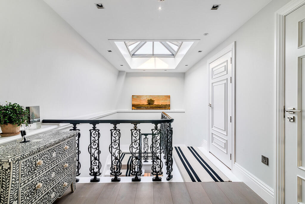 Tavistock_Street_...