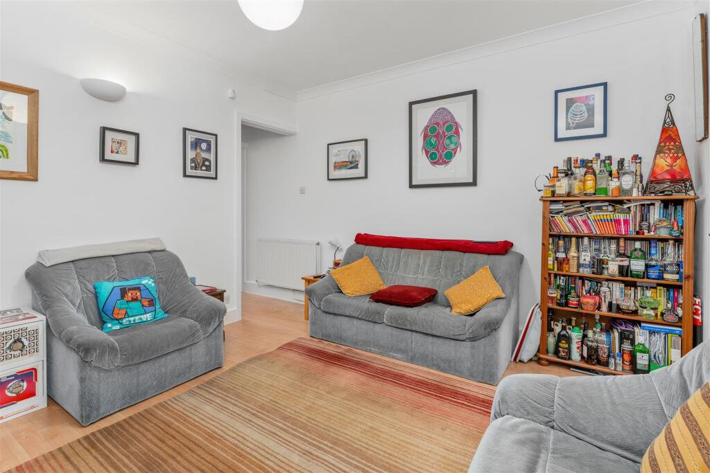 25 Merton Street, Banbury-4.jpg