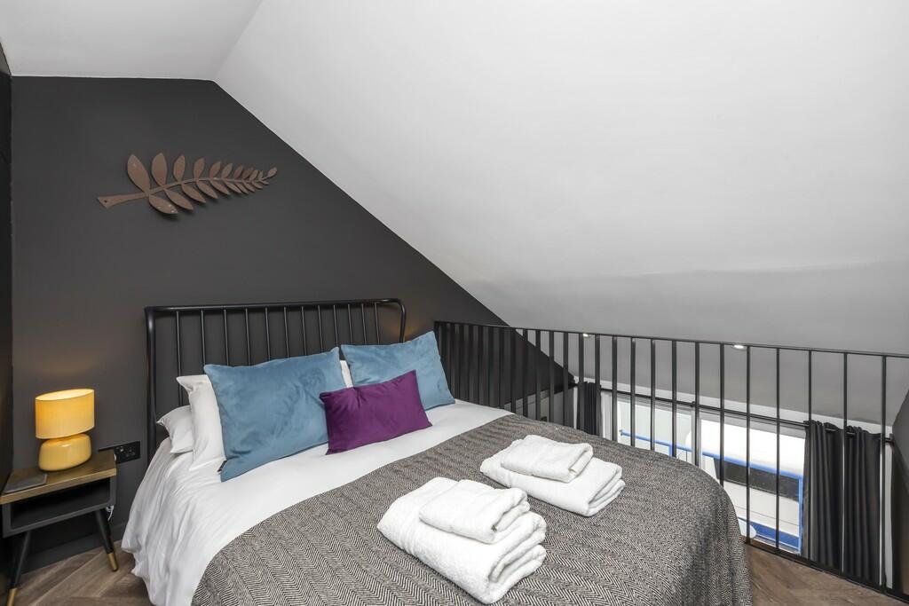 Western Concourse...