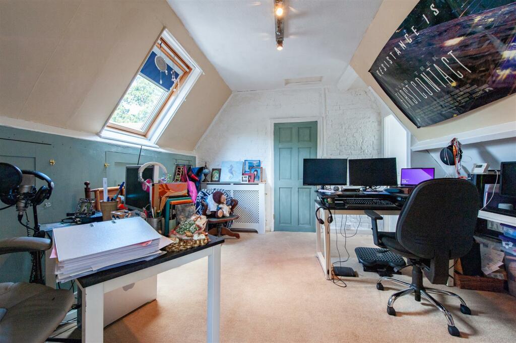 Bedroom 3.jpg