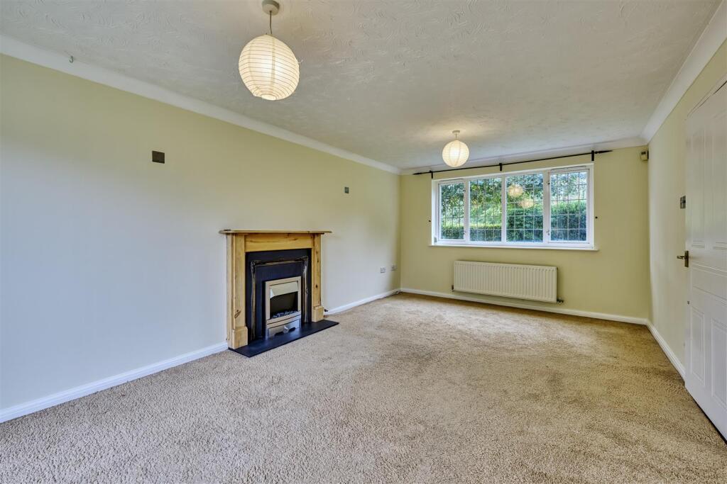 15 Sutton Rd Oundle-