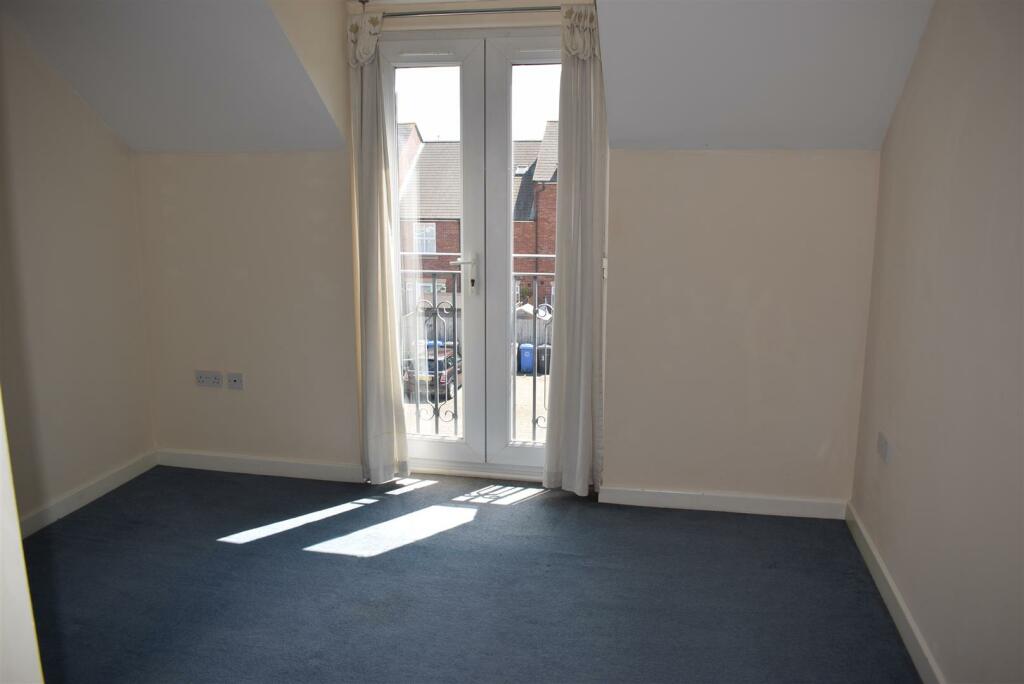 30 Balfour master bedroom.jpg