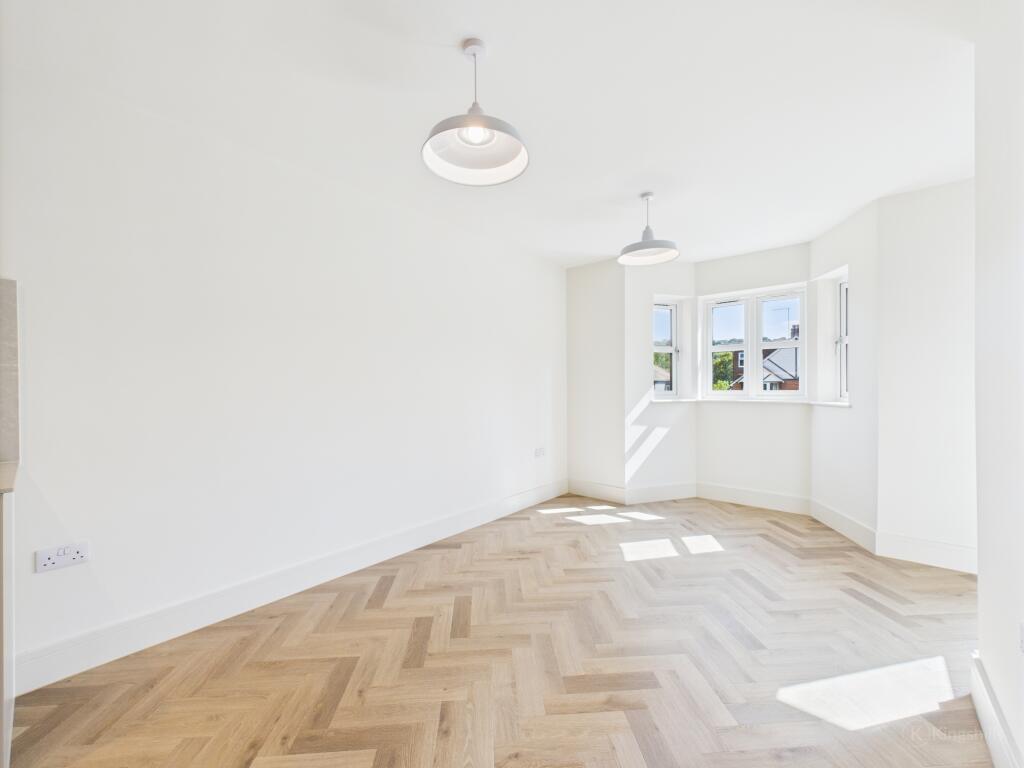 CAM02119G0-PR0434-STILL015