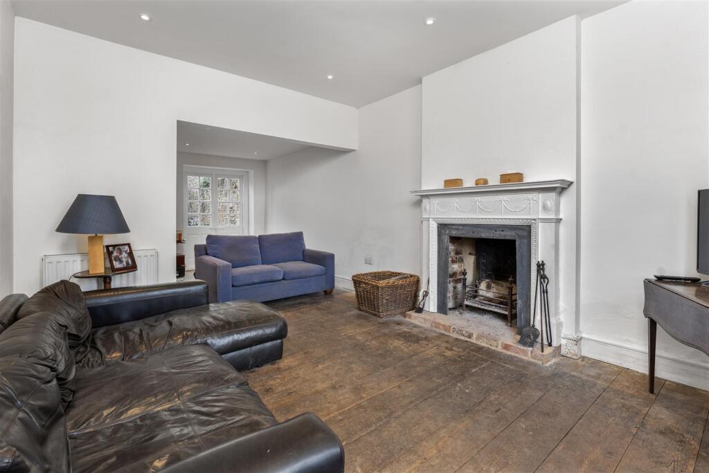 16 High Street, Bodicote-5.jpg