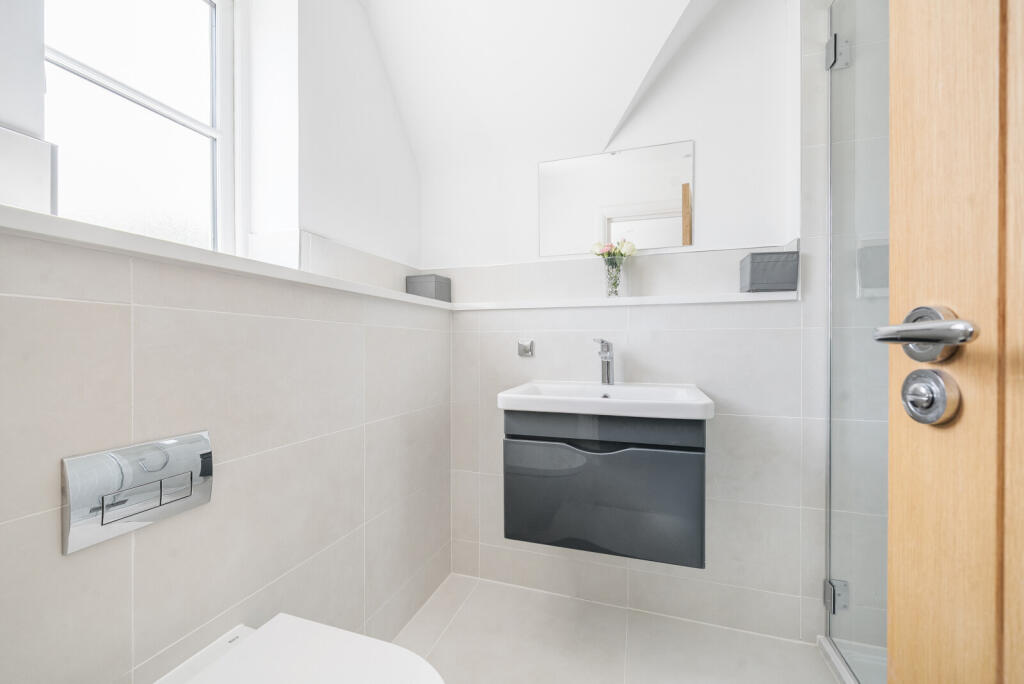 1302473-16-683da6...