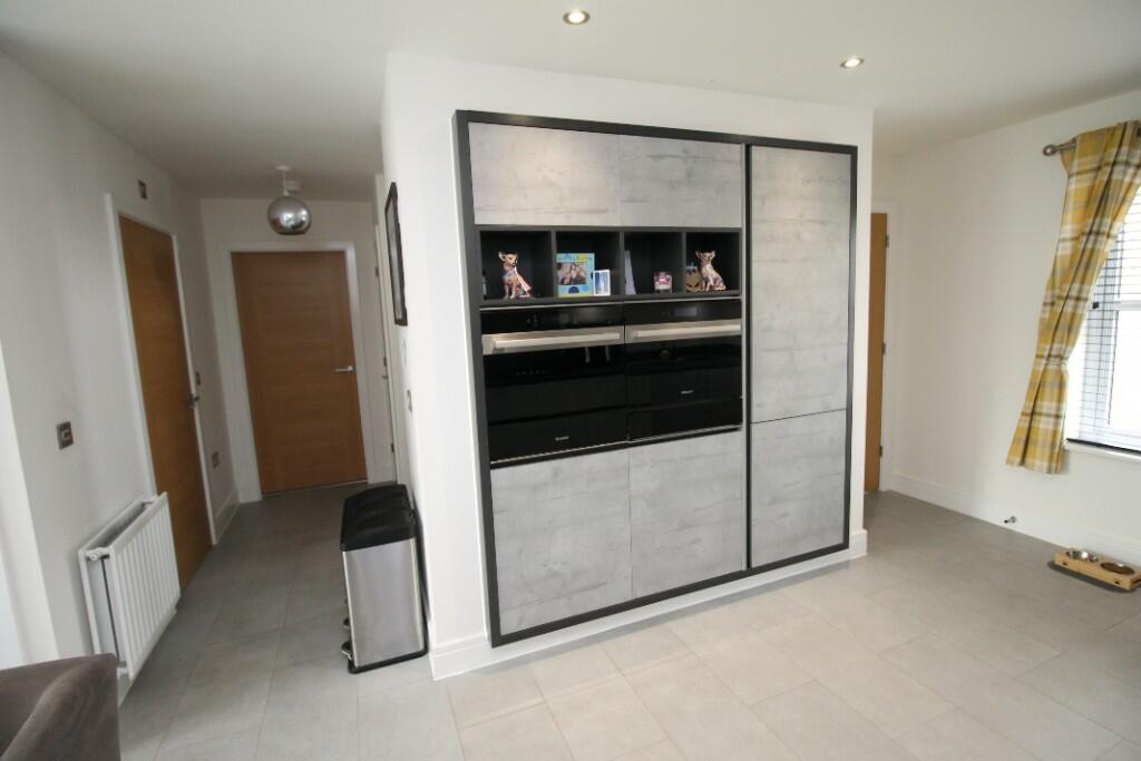 Kitchen Dining area