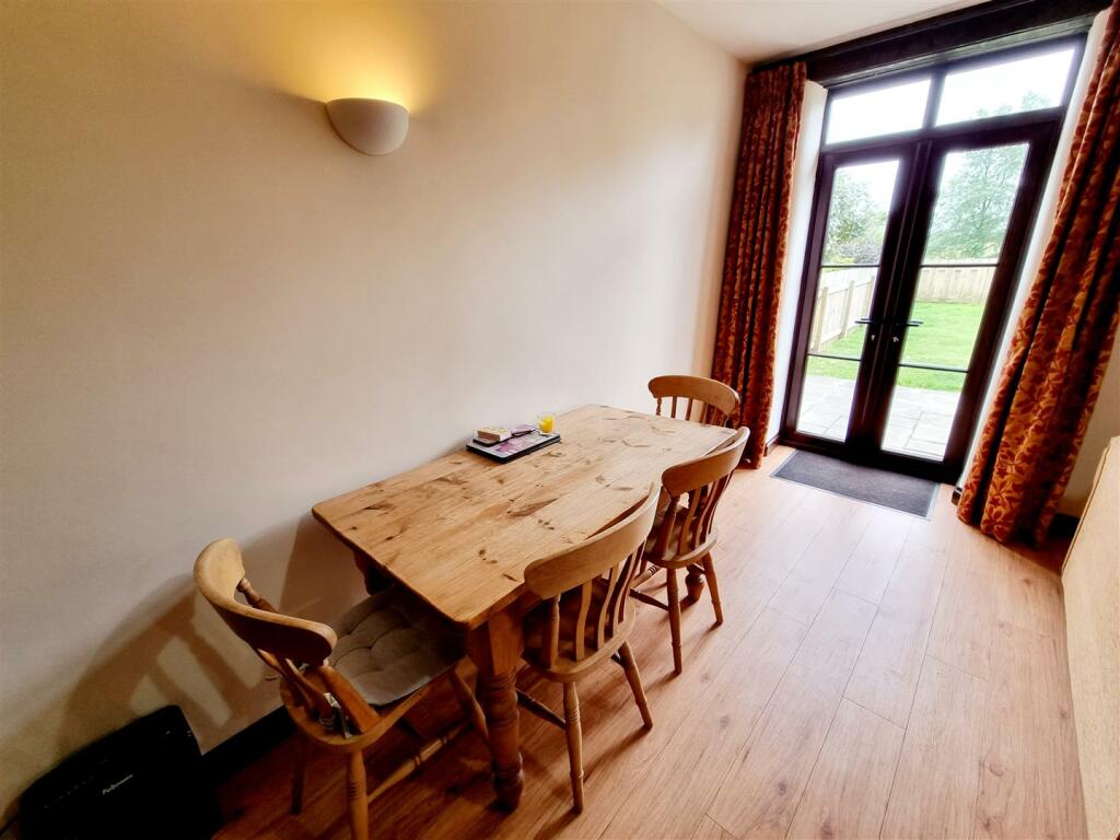 Dining area.jpg