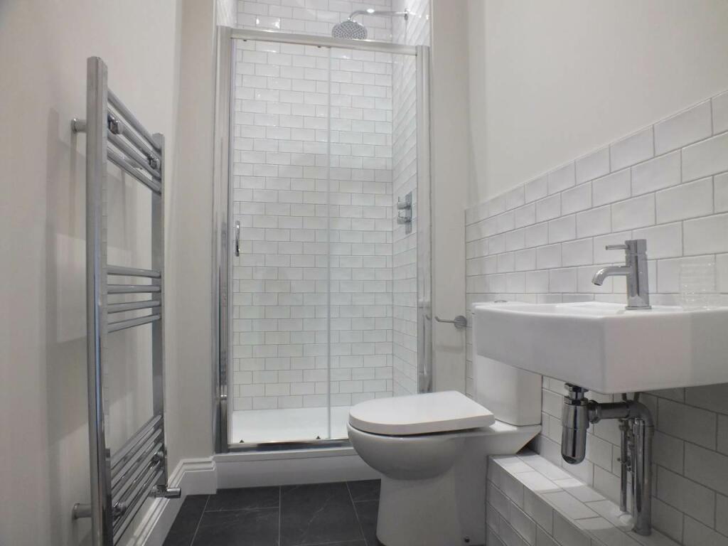 Shower Room - F3
