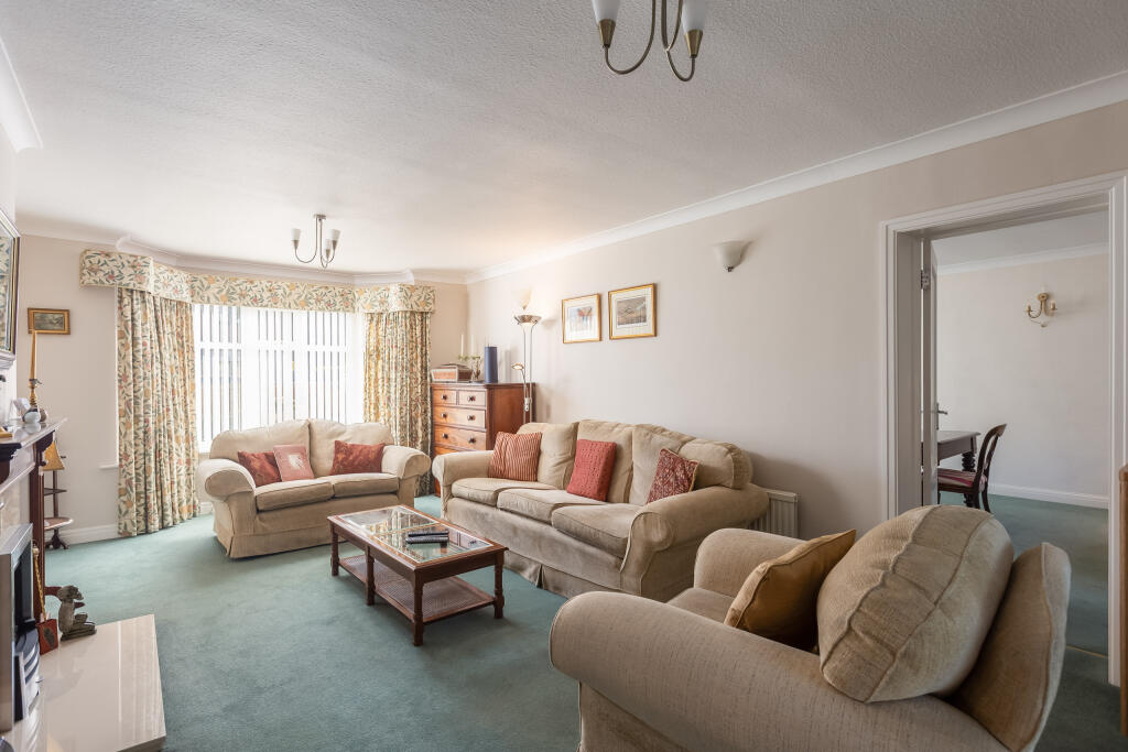 Castle Howard Drive 7 Lounge-1