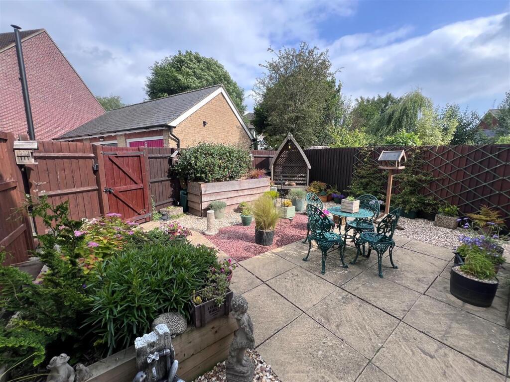 Rear garden 1.jpg