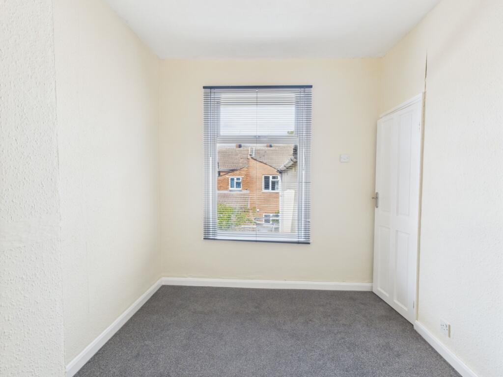 CAM04922G0-PR0048-STILL008