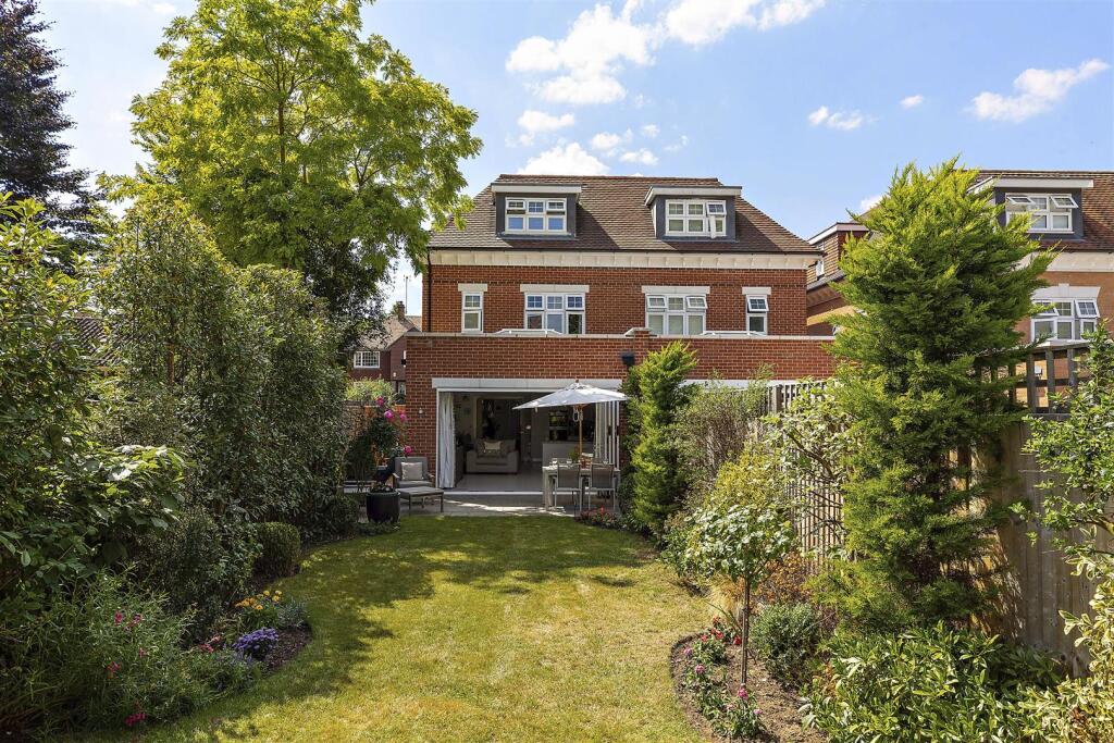6-Coplestone-Chase-Cranley-Road-Guildford-GU1-2JW-