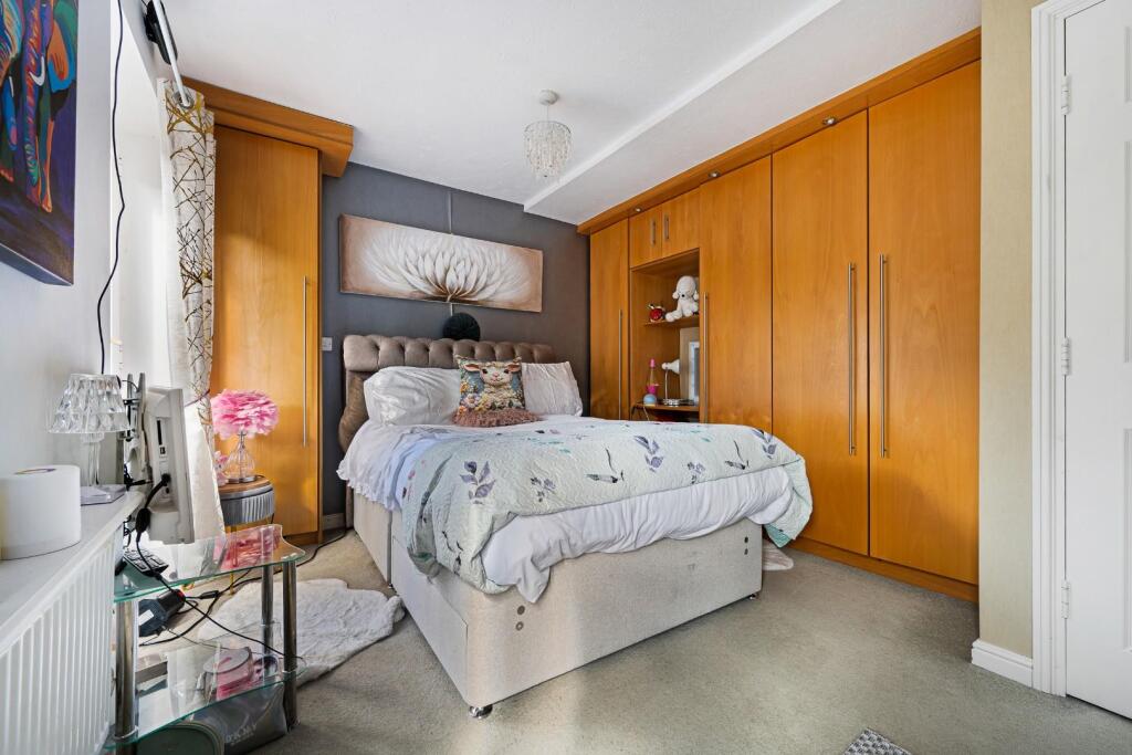 58 Threadfold Way HDR-14.jpg