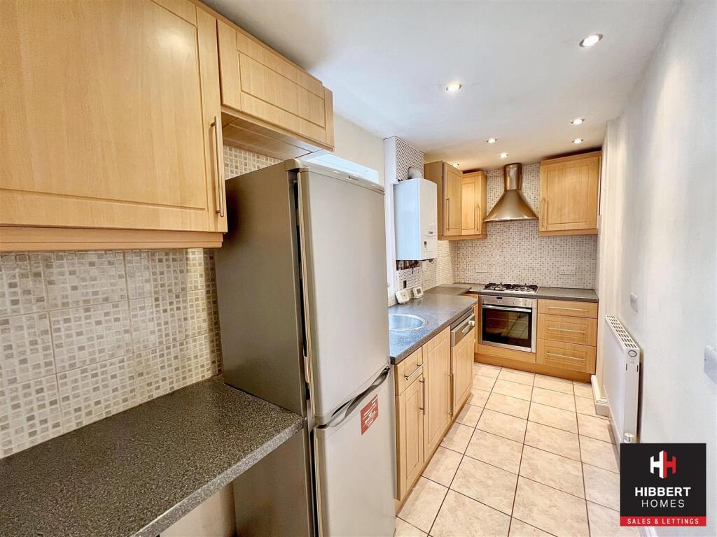 107 Byrom kitchen.jpg