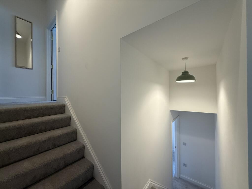FLAT 5 HALL