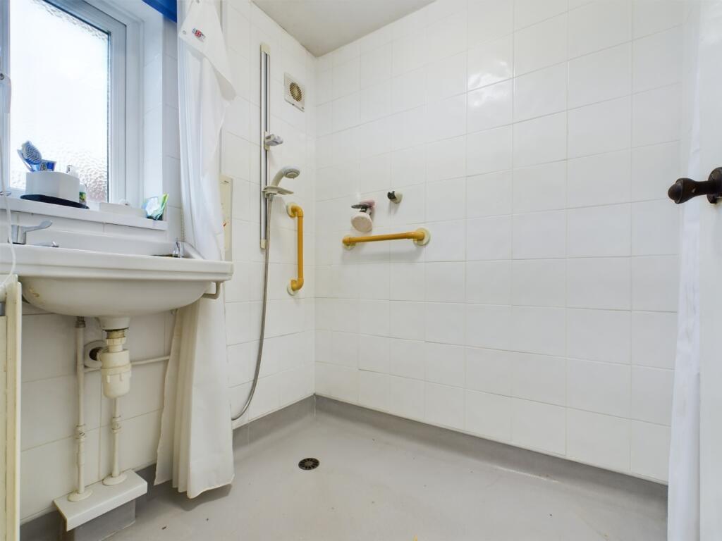 CAM01740G0-PR0296-STILL014