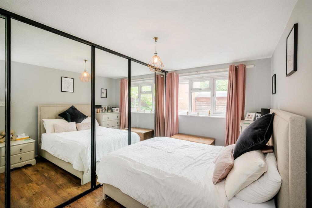 Mapleton Road E4
