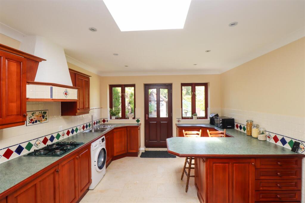 Kitchen/Breakfast Room